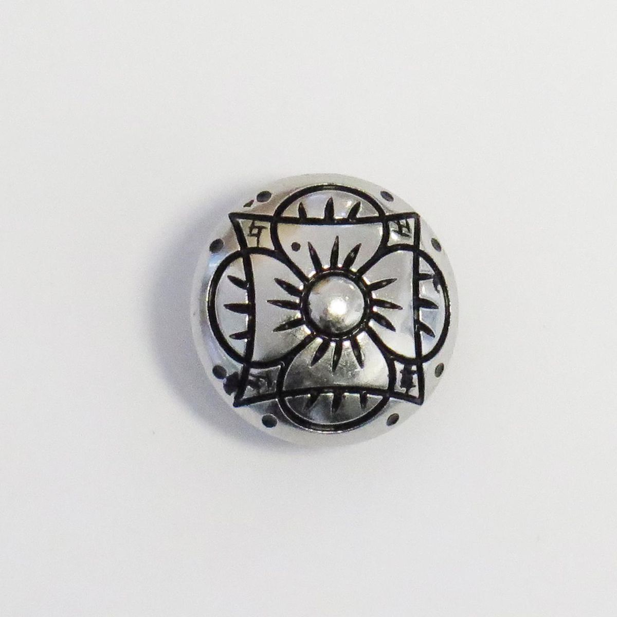 Øyeknapp av metall med blomst 22 mm